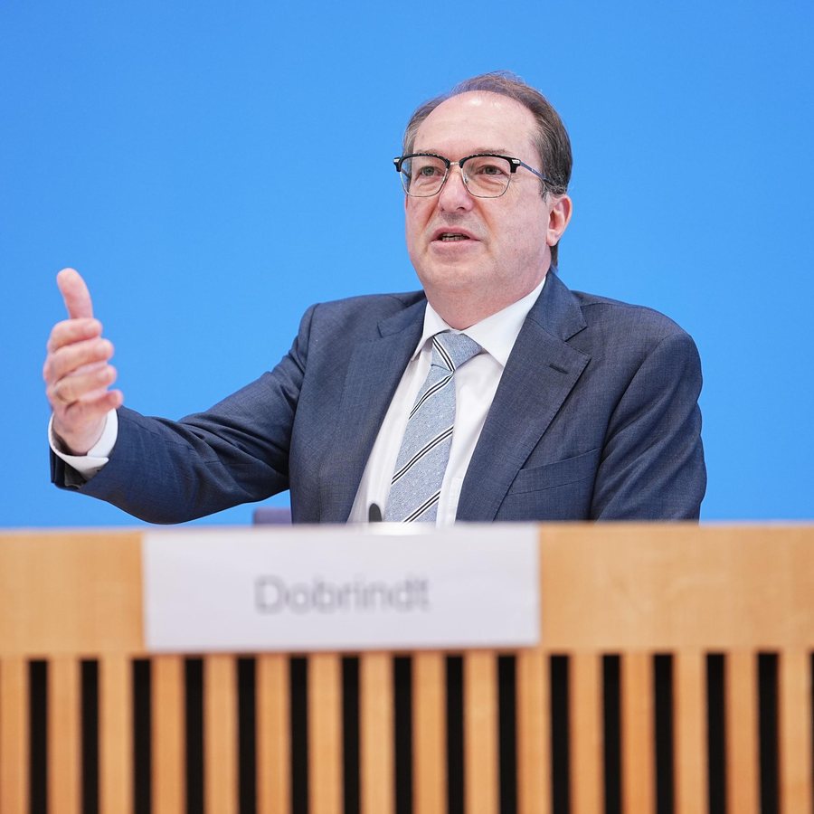 Dobrindt will Grenzkontrollen wegen Ceuta-Krise verlängern