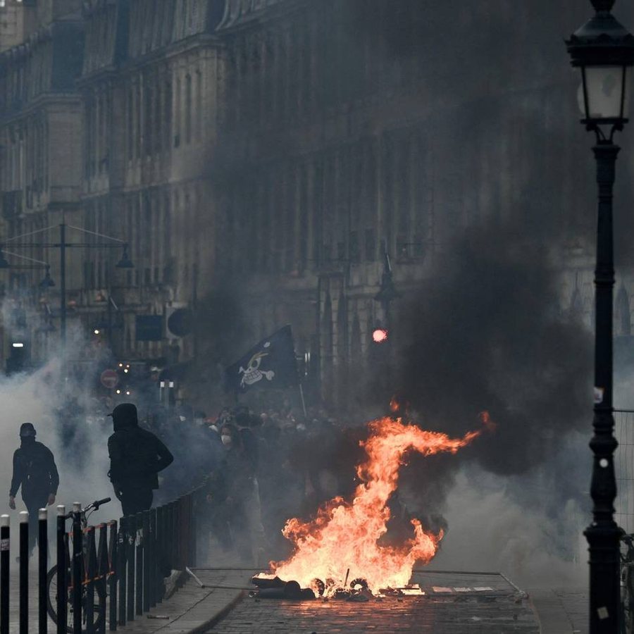 Landesweite Proteste in Frankreich enden erneut in Ausschreitungen und Festnahmen