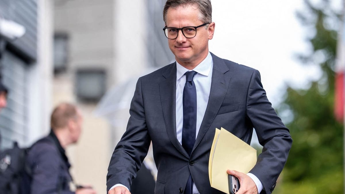 Bundesregierung setzt Pflegestrukturkommission ein