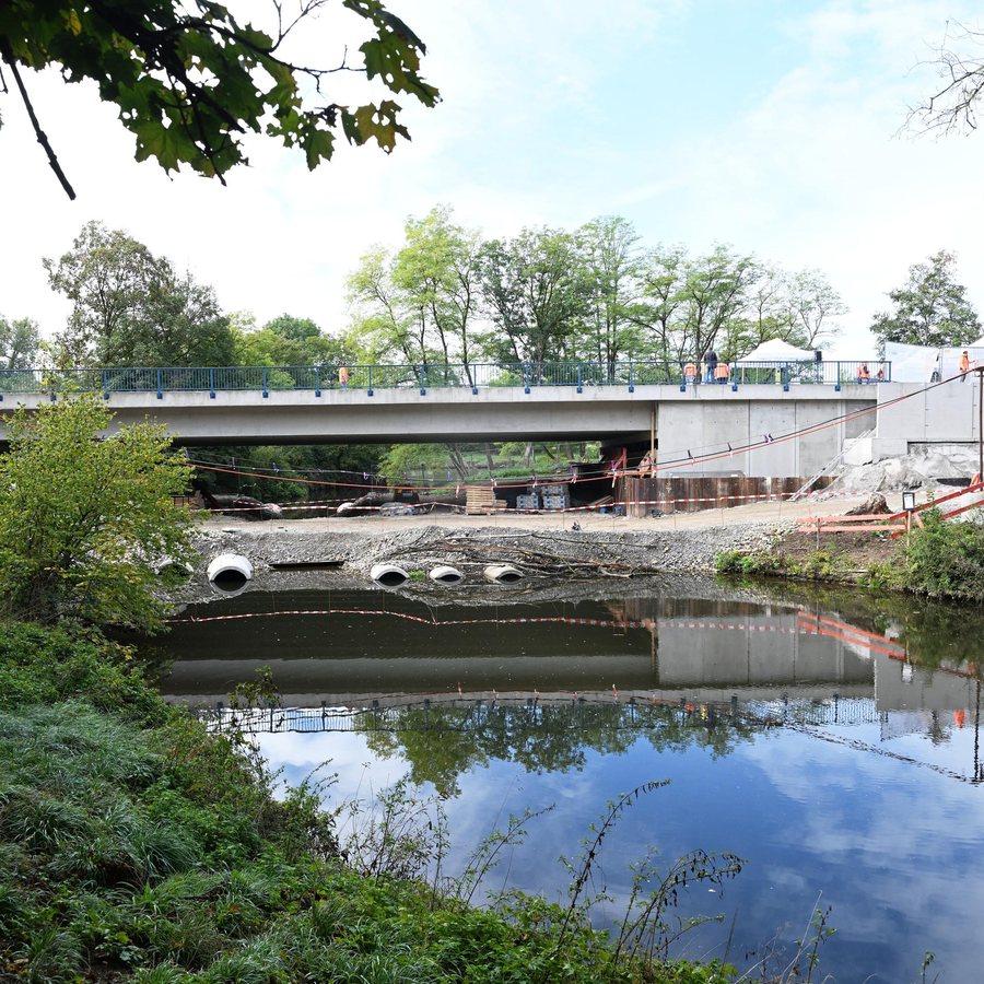 Erste Expressbrücke Baden-Württembergs in Marbach fertiggestellt