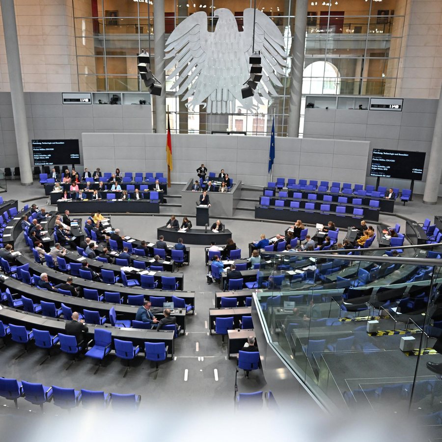 Bundestag beschließt höhere Tabaksteuer: Zigarettenpackung soll bis 2030 fast zwölf Euro kosten