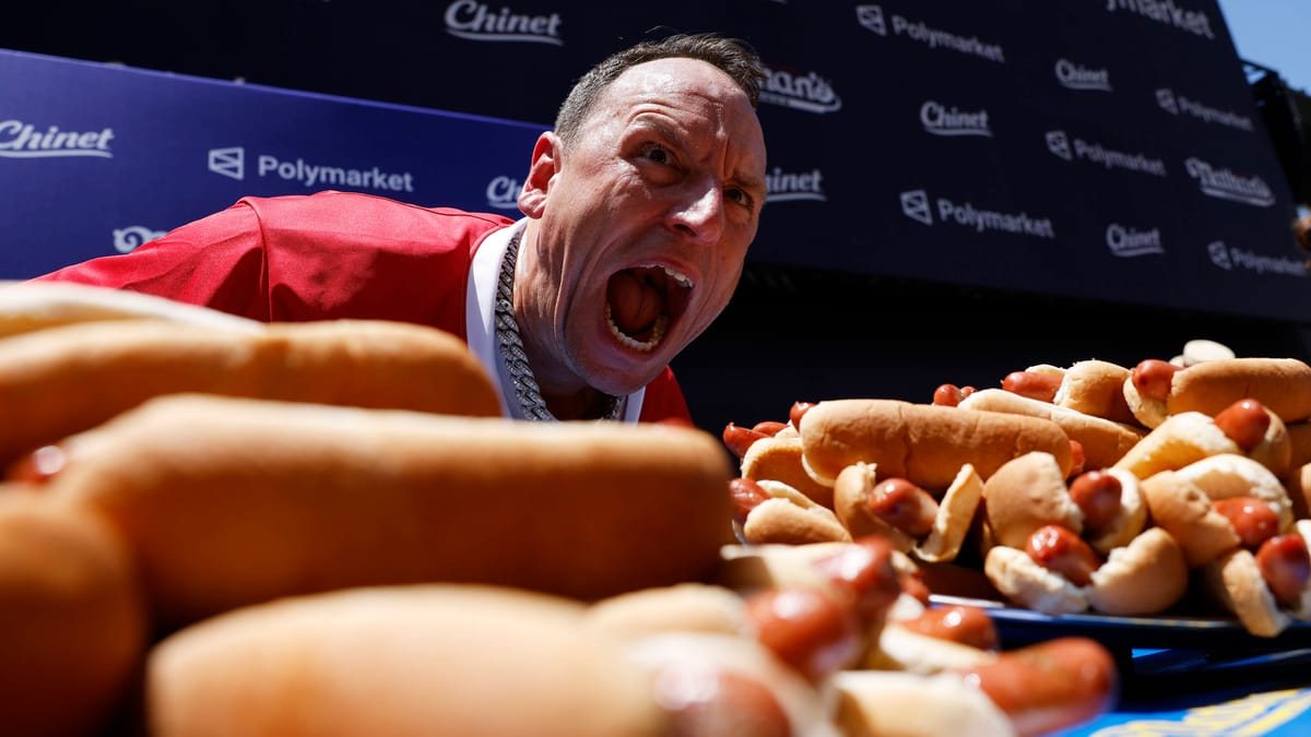 Joey Chestnut gewinnt Hotdog-Wettessen in New York zum 18. Mal