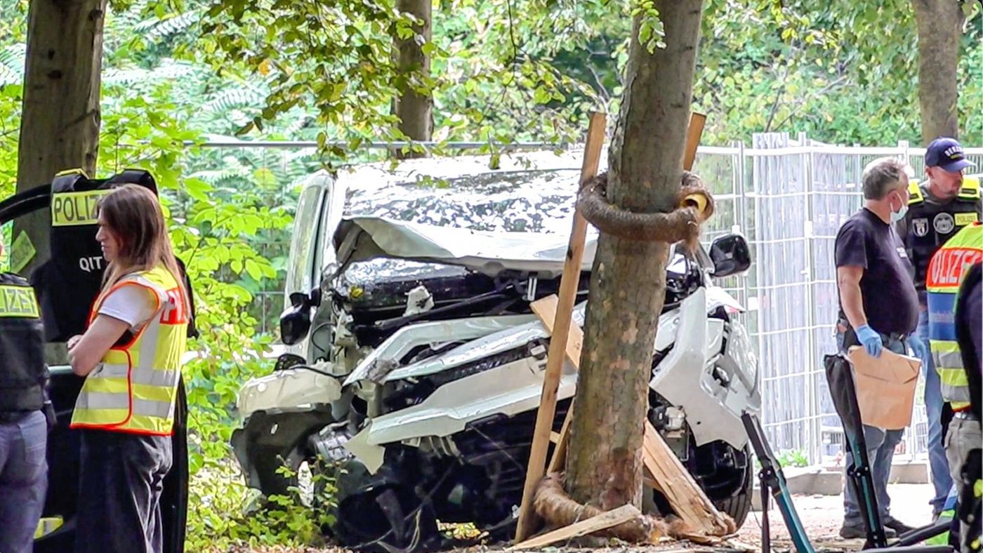 Auto rast in Menschenmenge beim CSD Berlin – ein Toter und 16 Verletzte