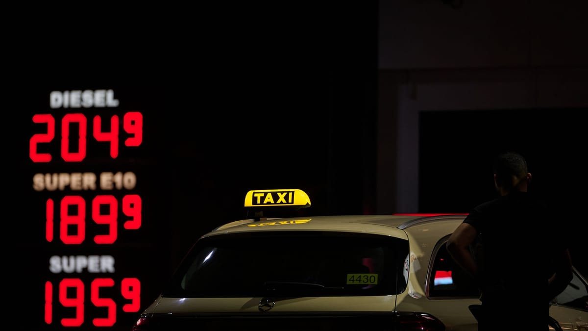 Tankrabatt startet, Deutschlandticket wird teurer: Kritik an Verkehrspolitik