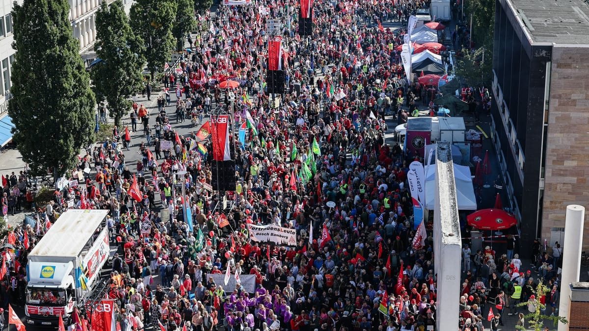 175.000 Menschen demonstrieren bundesweit gegen Sozialabbau