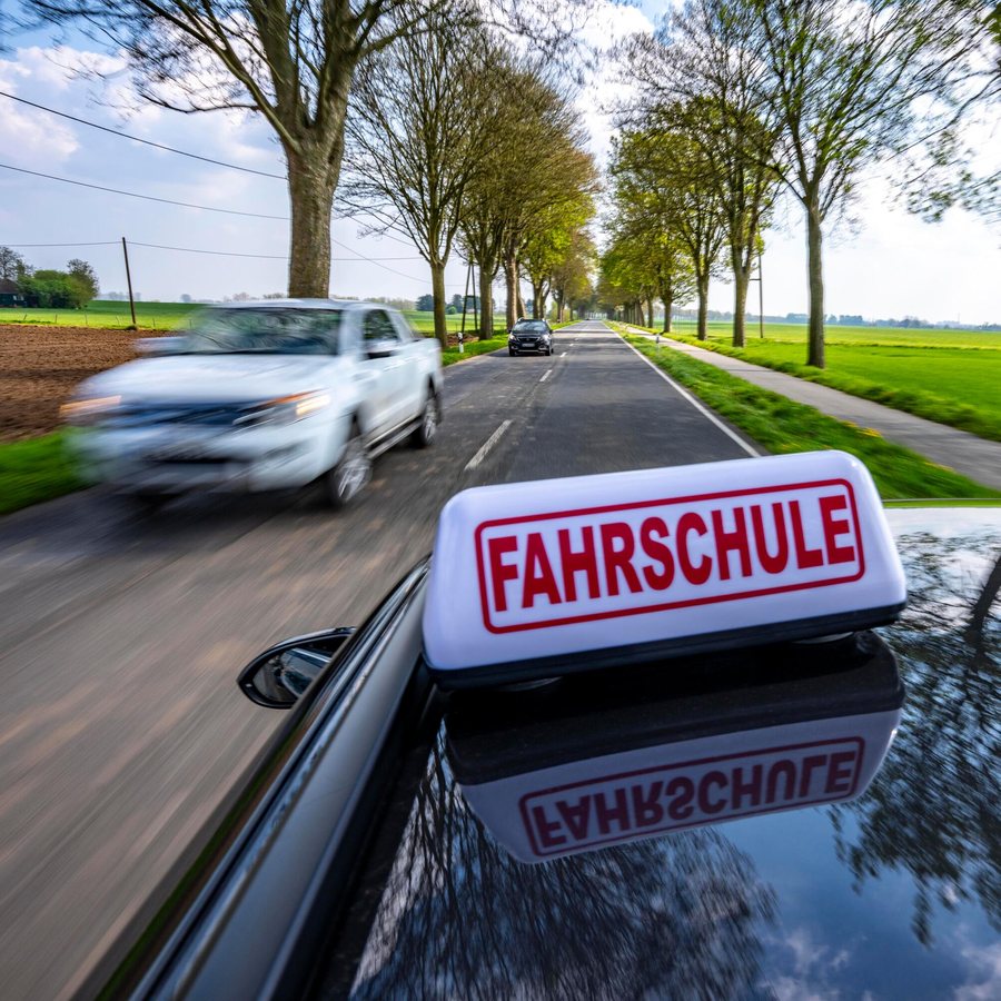 Bilger: Führerscheinreform könnte bis zu 1000 Euro sparen