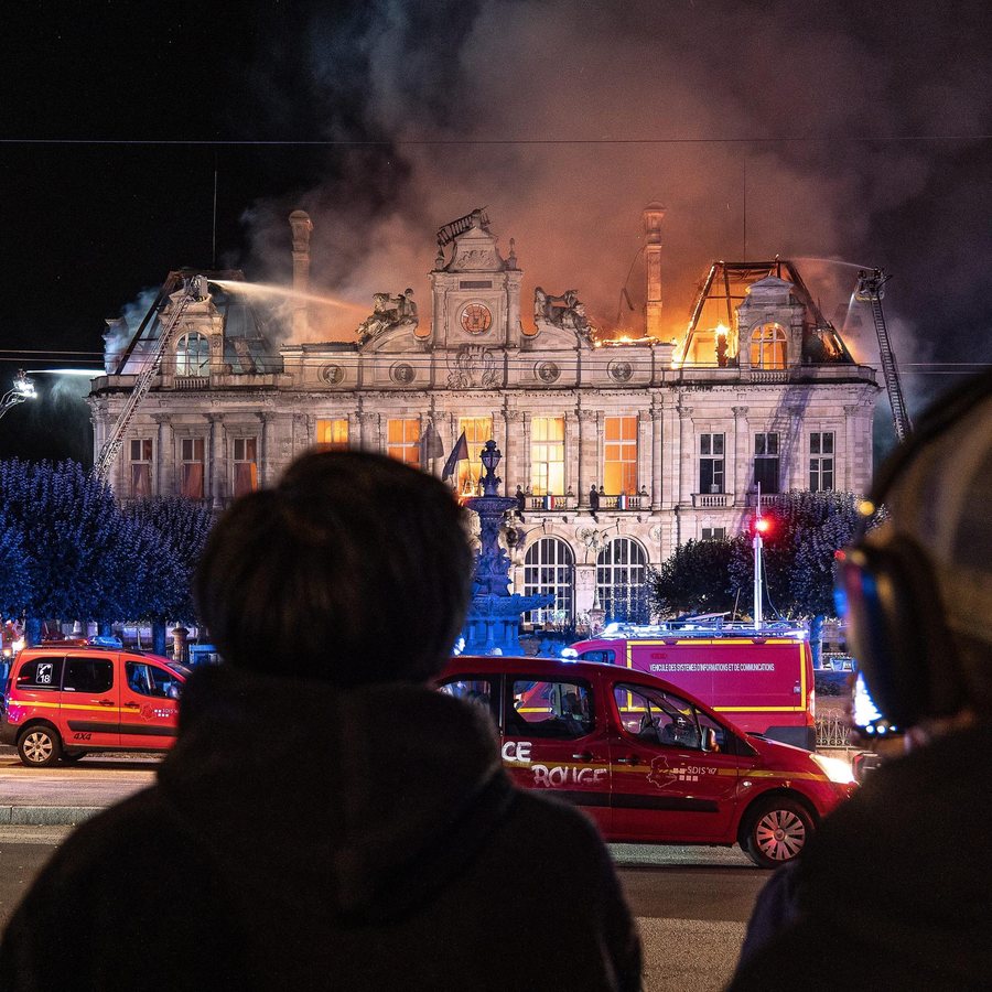 Frankreich verhängt nach Ausschreitungen neue Ausgangssperren in mehreren Großstädten