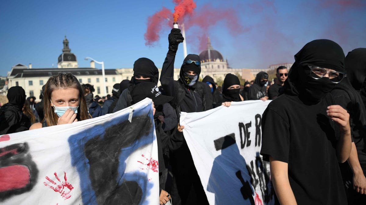 Macron beruft Krisentreffen ein: Schülerproteste in Frankreich weiten sich aus