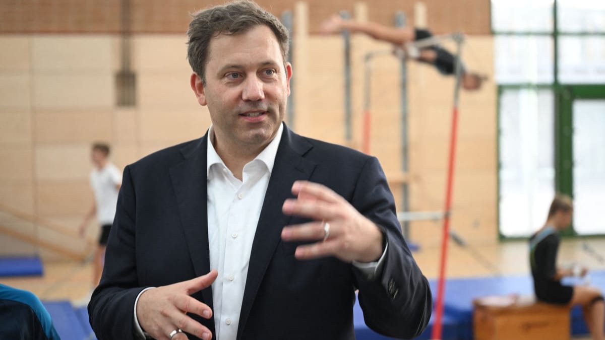 Klingbeil fordert gesetzliche Rente für Selbstständige, Beamte und Politiker